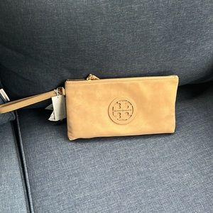 COPY - NWT Tory Burch Charlie Clutch